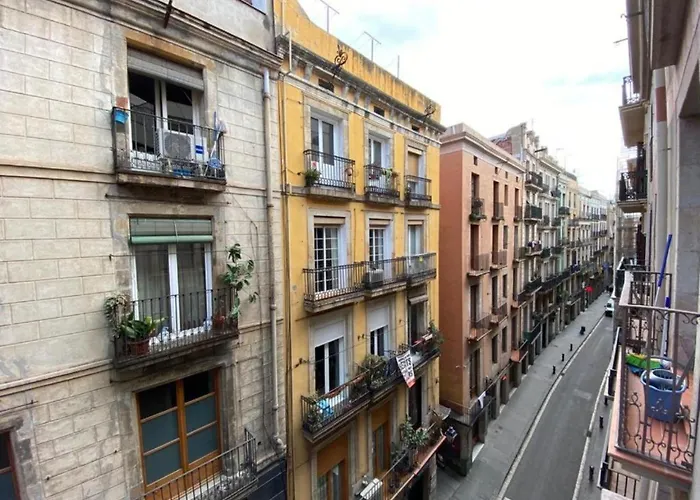 Liceu Apartments By Gaiarooms