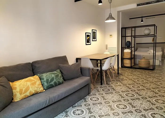 Liceu Apartments By Gaiarooms